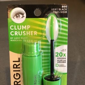💚Brand new COVERGIRL Mascara in Very Black